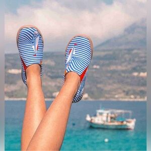Uin Women's Slip On Canvas Shoes Striped Boat 🛥️ size 8